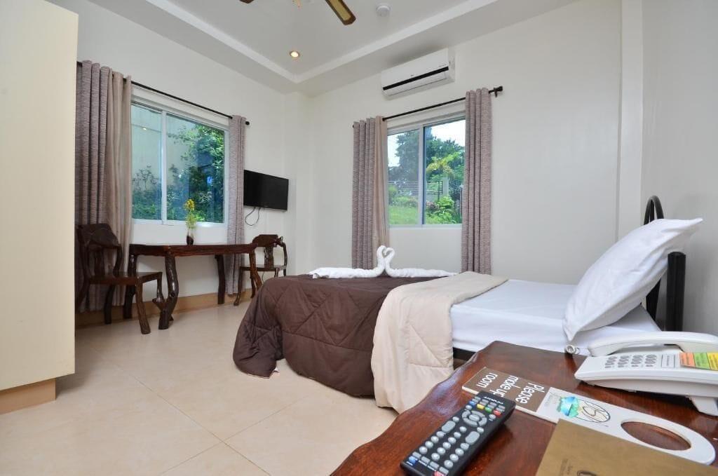 Villa De Sierra Vista Bay And Mountain View Inn Puerto Princesa Exterior foto